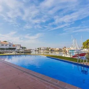  Apartamento Piso De 2 Habitaciones, 3 Piscinas Y Cerca Del Mar